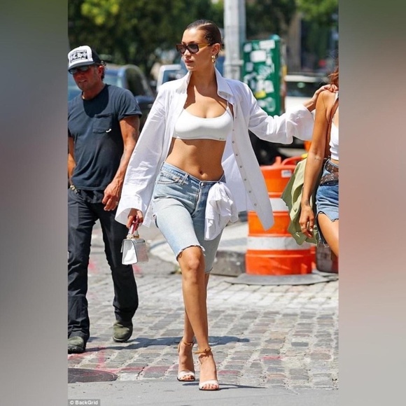 Loren Seamless Sports Bra As Seen On Daisy Keech & Bella Hadid - Picture 5 of 8